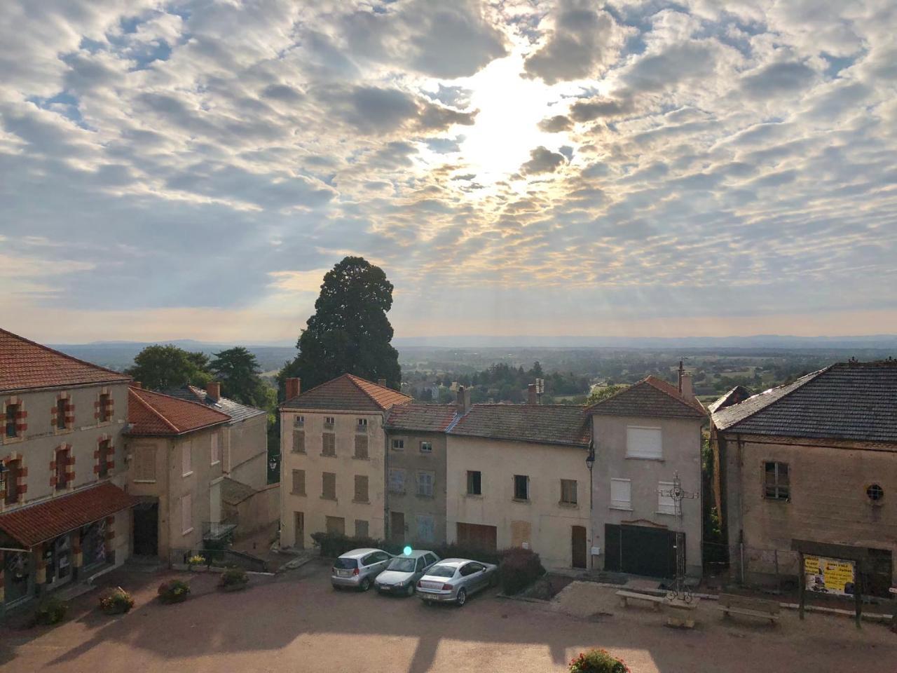Gites Le Lancelot Ambierle Exteriér fotografie