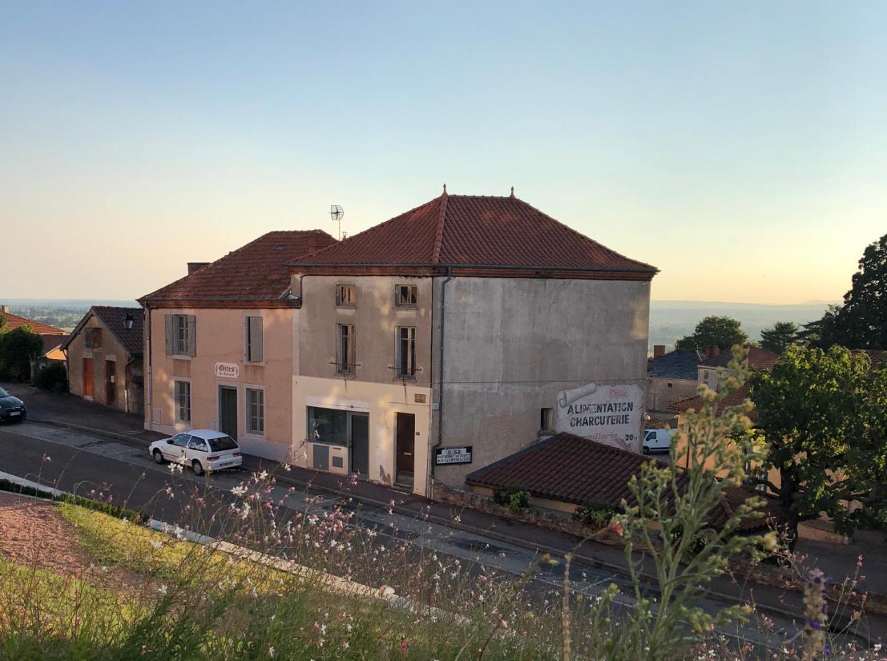 Gites Le Lancelot Ambierle Exteriér fotografie